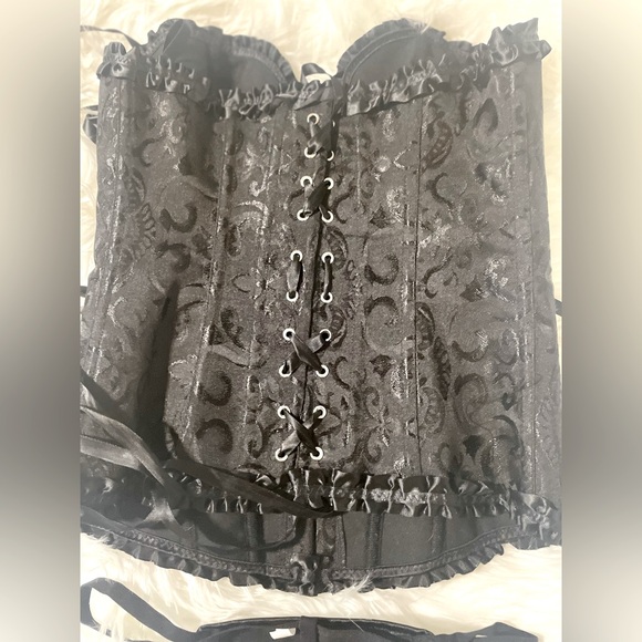 Black Lace Gothic Corset Top No Sleeves Size Large With matching G-string - Picture 4 of 6